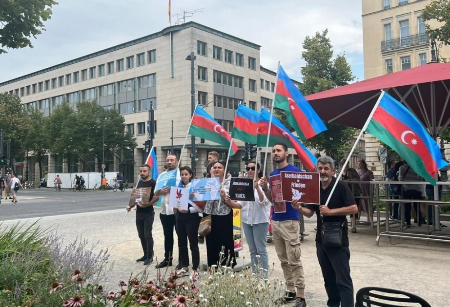 Азербайджанская община в Берлине выразила протест против военного и экологического террора Армении