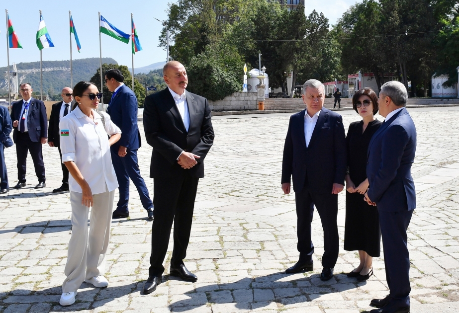 Präsidenten von Aserbaidschan und Usbekistan besuchen Schuscha VIDEO