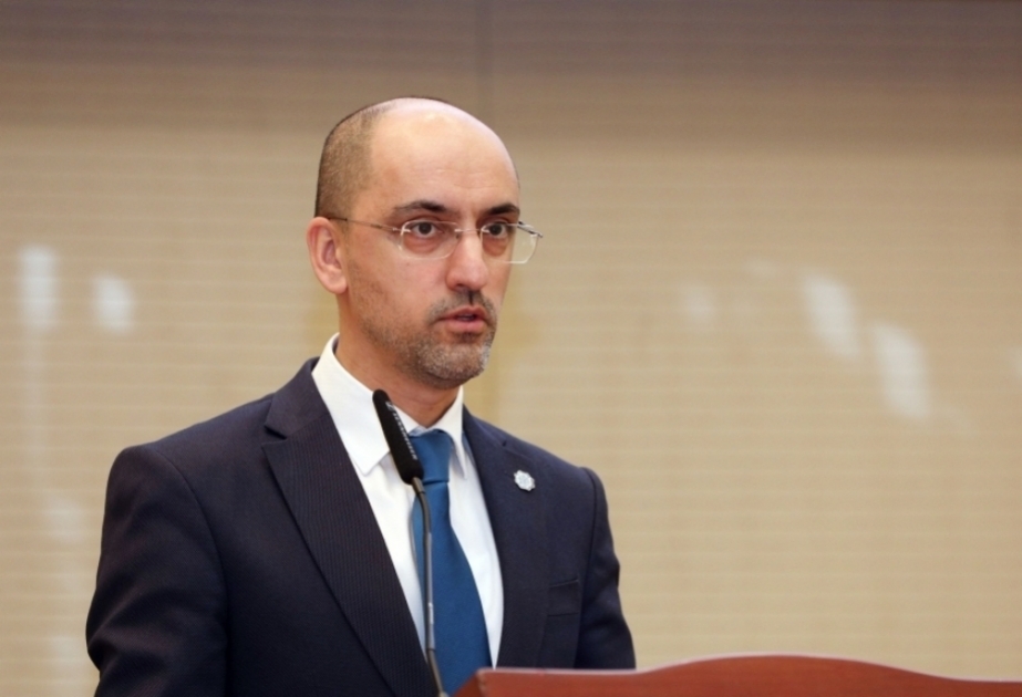 Azərbaycan şahmat məktəbi dünyada məşhur olan bir sıra görkəmli nümayəndələr yetişdirib
