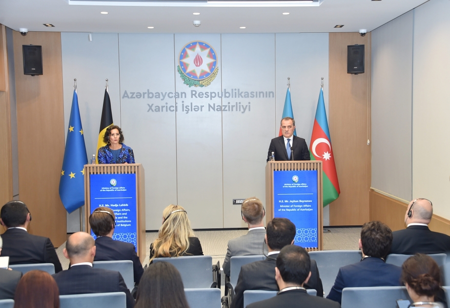 وزير الخارجية الأذربيجاني يتبادل وجهات نظر مع نظيرته البلجيكية حول العلاقات الثنائية