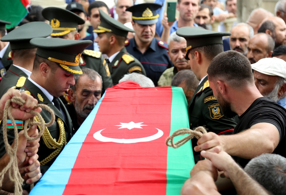 Otuz bir il əvvəl şəhid olan Nurəli Abdullayev torpağa tapşırılıb  VİDEO