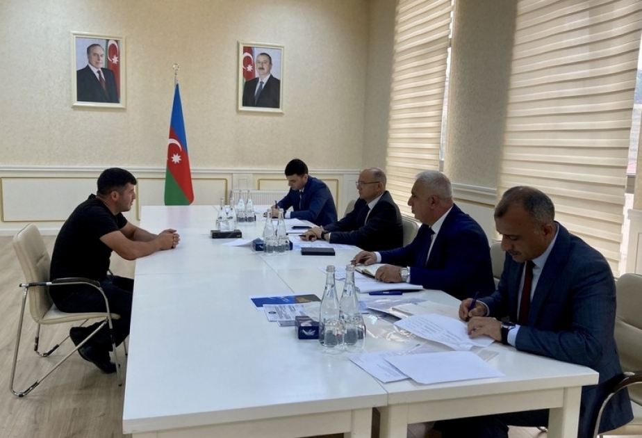 Energetika naziri Gədəbəydə vətəndaşların müraciətlərini dinləyib
