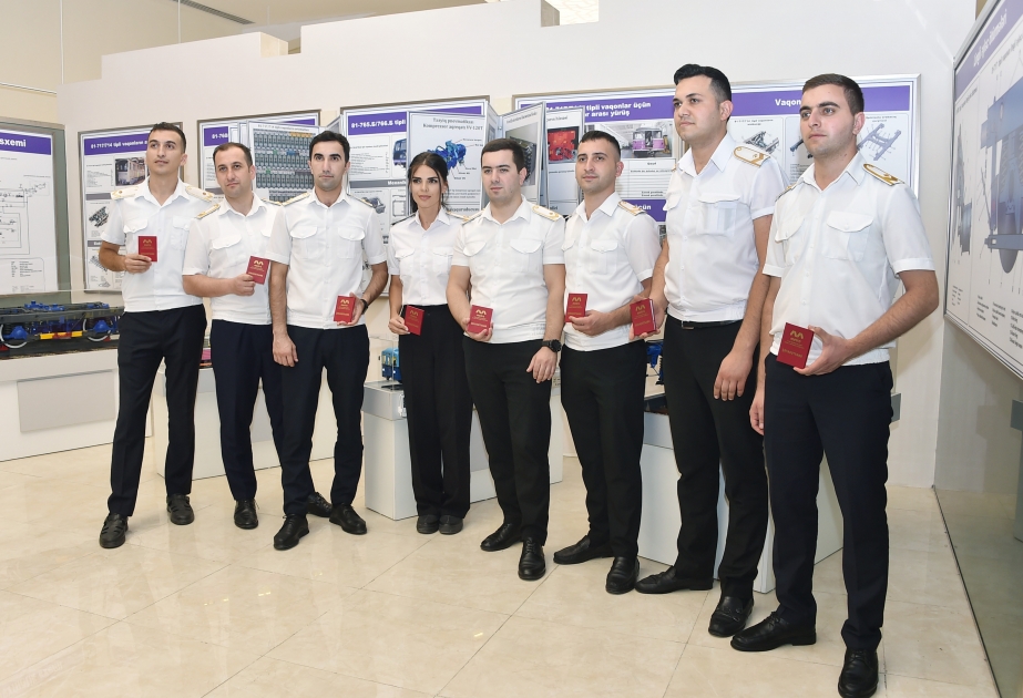 Səkkiz gənc metropolitendə maşinist peşəsinə yiyələnib