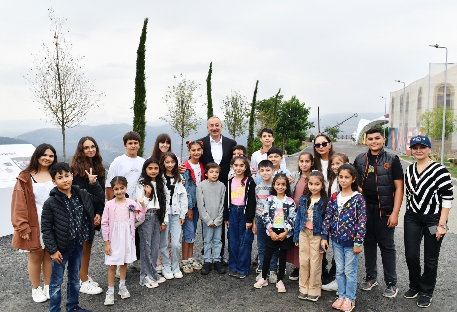 Prezident İlham Əliyev və birinci xanım Mehriban Əliyeva “Laçın Şəhəri Günü” bayram şənliklərində iştirak ediblər YENİLƏNİB VİDEO