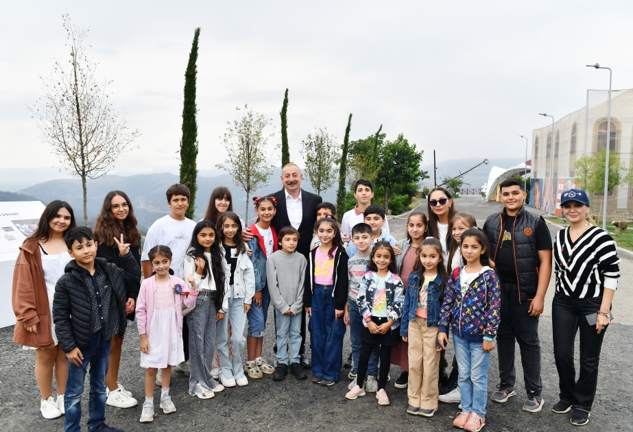 Ilham Aliyev y Mehriban Aliyeva asistieron a las festividades celebradas con motivo del "Día de la Ciudad de Lachin"