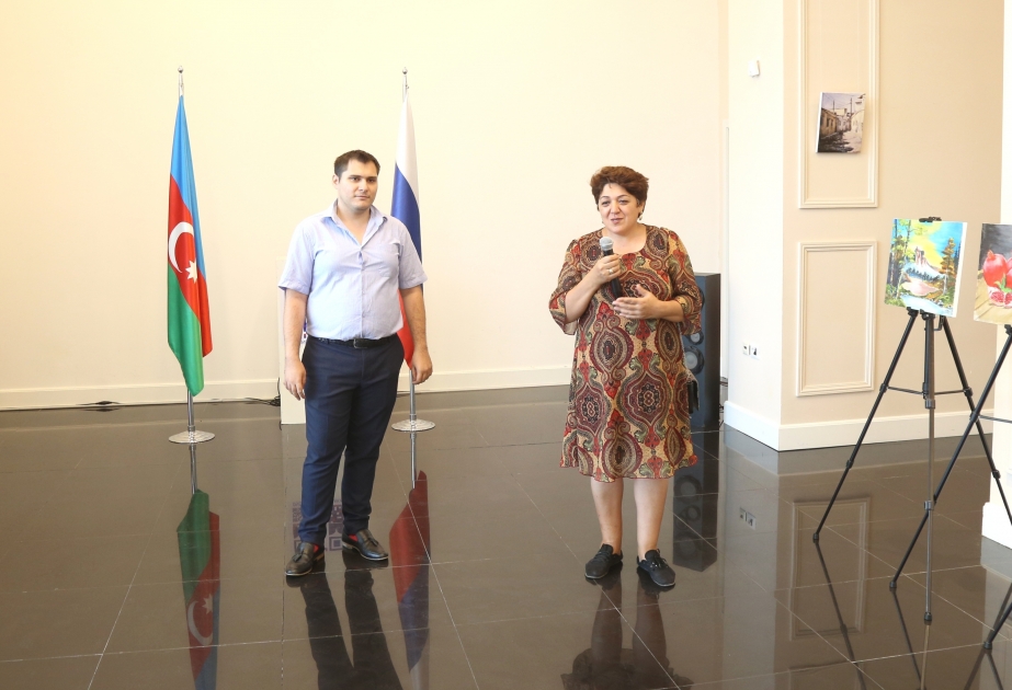 Bakıdakı Rus evində gənc istedadların sərgisi açılıb