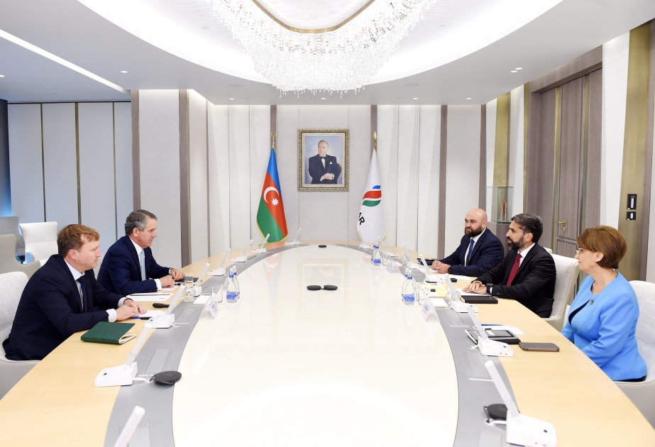 Präsident von SOCAR trifft CEO von DeGolyer and MacNaughton