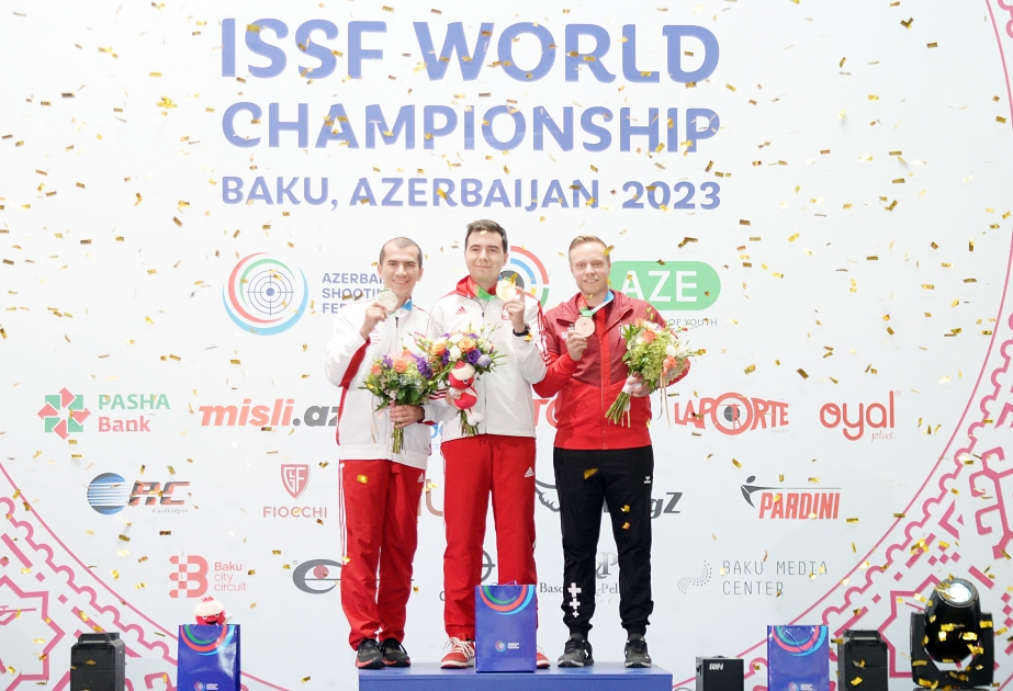 Bakıda keçirilən dünya çempionatında növbəti medallar sahibini tapıb