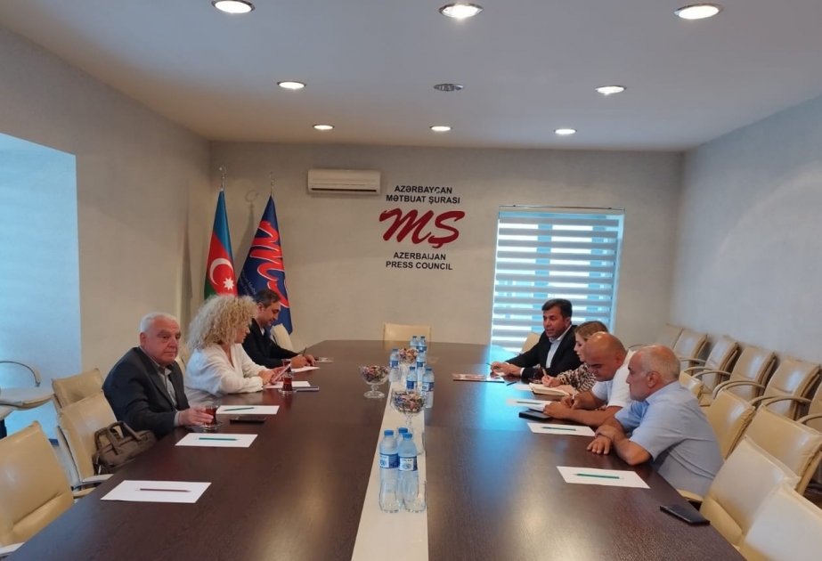 Xarici media nümayəndələri Mətbuat Şurasında olublar