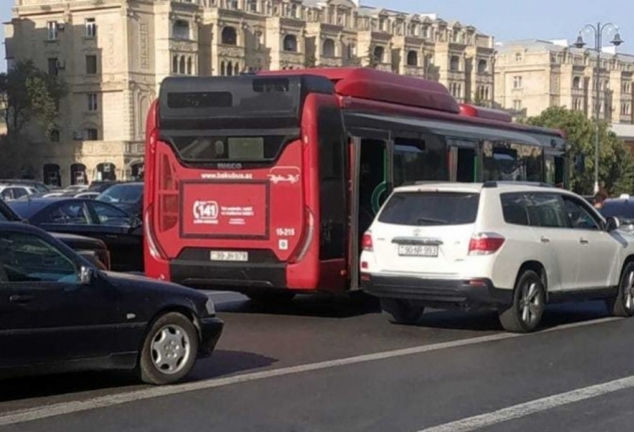 Paytaxtda avtobusların hərəkət intervalında gecikmələr müşahidə edilir