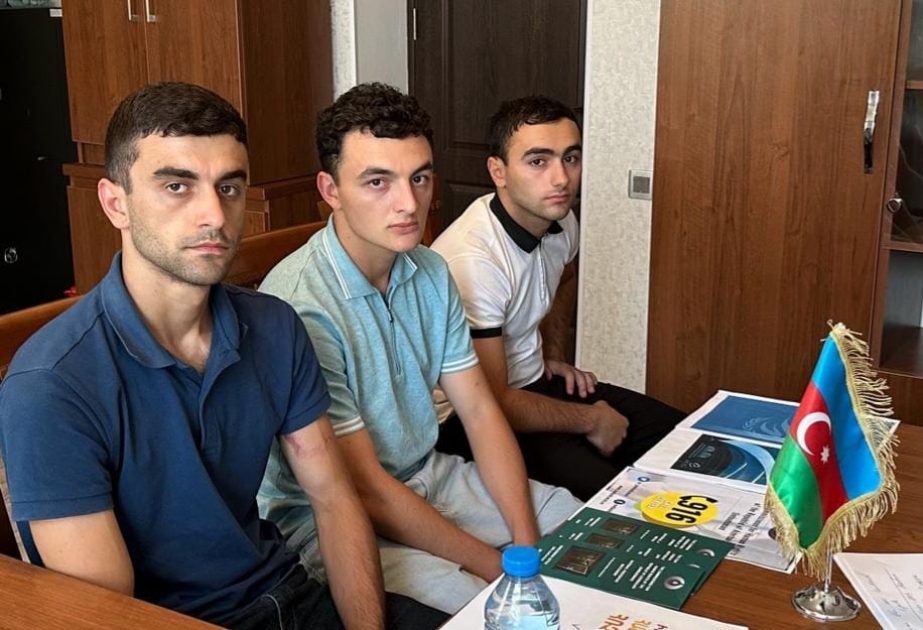 Azərbaycan ombudsmanı həbs edilən erməni futbolçulara baş çəkib