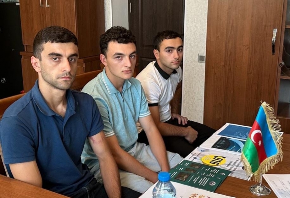 Омбудсмен Азербайджана посетила арестованных армянских футболистов