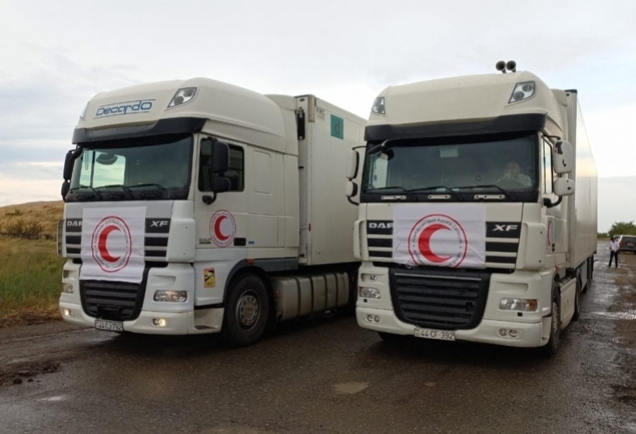 Les membres du corps diplomatique se familiariseront avec le point où se trouvent les livraisons de produits alimentaires de la Société du Croissant-Rouge d'Azerbaïdjan sur la route Aghdam-Khankendi