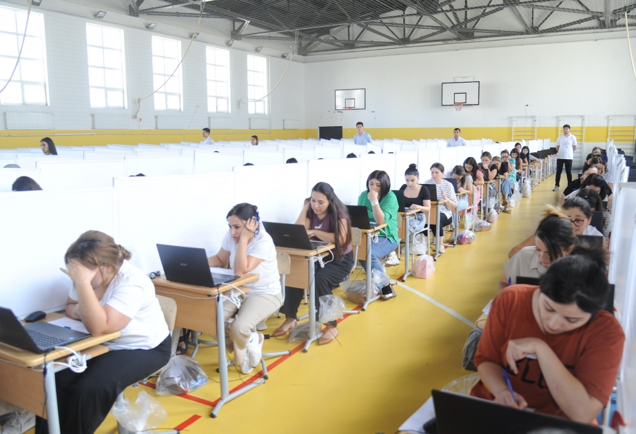 Müəllimlərin sertifikatlaşdırılması prosesinin test imtahanı mərhələsi təşkil olunub