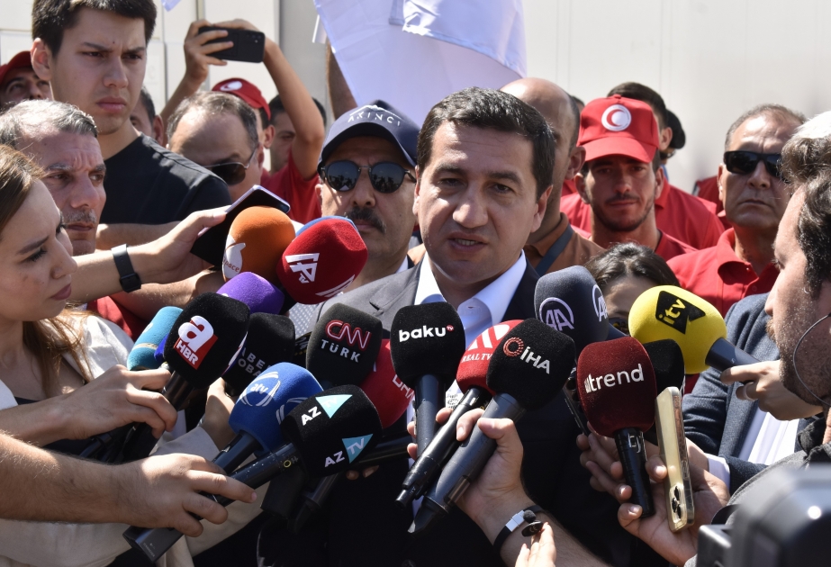 Hikmət Hacıyev: Ermənistan və qondarma kriminal rejim yol mövzusunu məqsədyönlü şəkildə siyasi spekulyasiya və siyasi manipulyasiya mövzusuna çeviriblər VİDEO