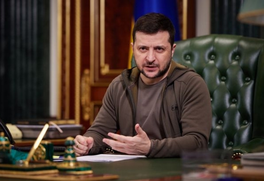 Volodimir Zelenski ikinci müddətə prezidentliyə namizədliyini irəli sürəcəyini açıqlayıb