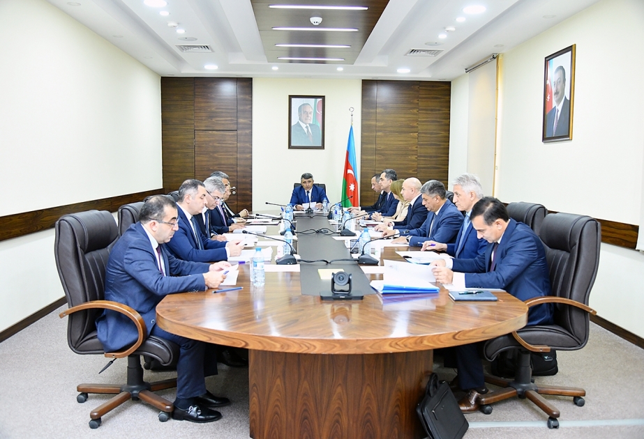 Hakimliyə namizədlərlə bağlı imtahan mərhələlərinin sayı azaldılıb