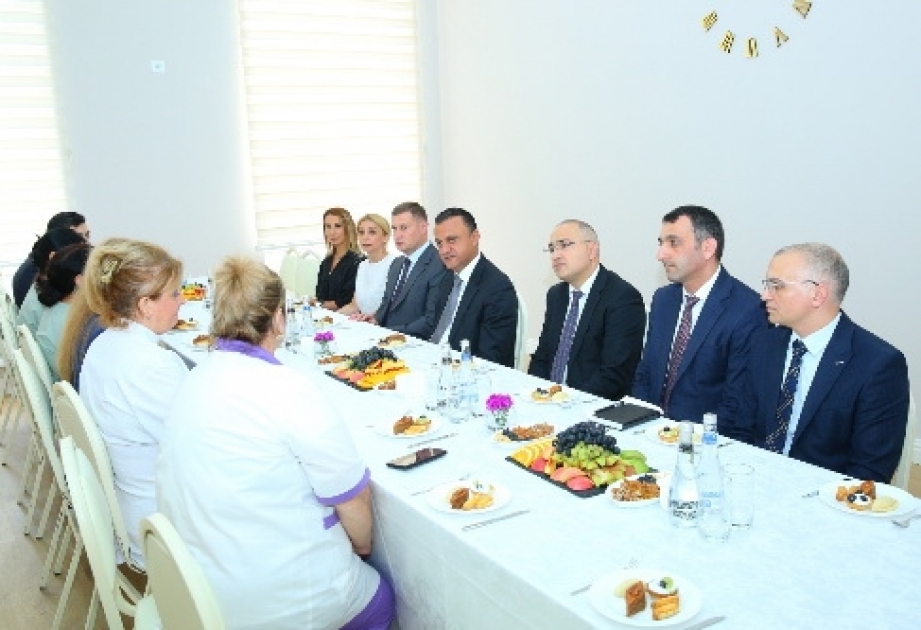 TƏBİB-in icraçı direktoru quruma tabeli tibb müəssisələrində çalışan müharibə iştirakçılarının ailə üzvləri ilə görüşüb