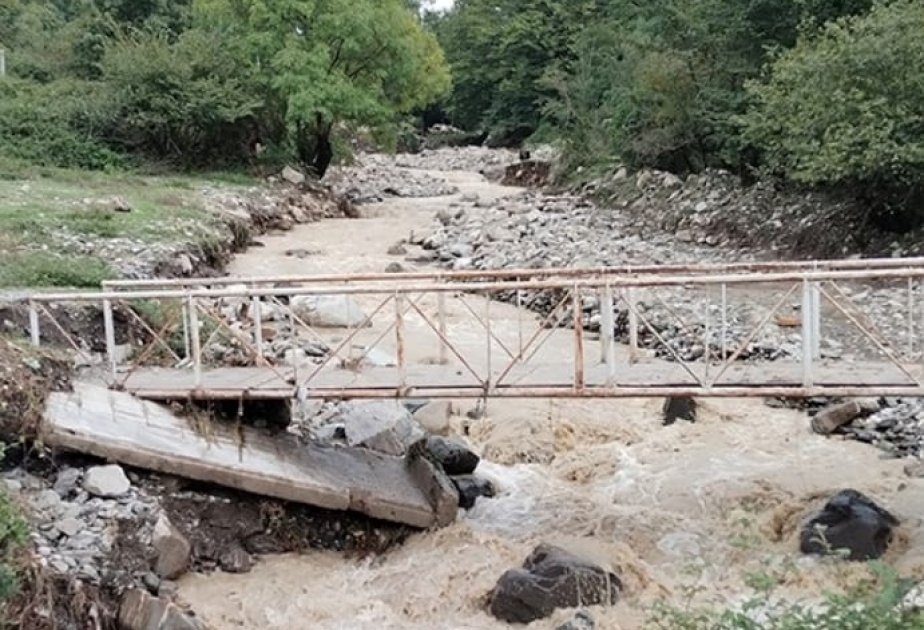 Oğuzda leysan yağıb, Qarasu çayı daşıb  FOTO