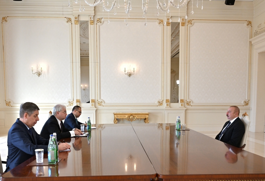 Präsident Ilham Aliyev empfängt russischen Sonderbeauftragten für Normalisierung der Beziehungen zwischen Aserbaidschan und Armenien VIDEO