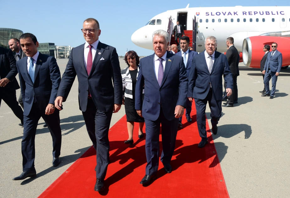 Председатель Национального совета Словакии прибыл с рабочим визитом в Азербайджан
