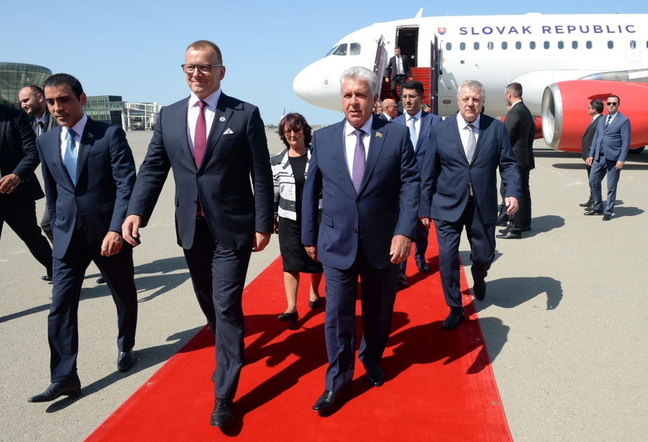Sprecher des Slowakischen Nationalrates ist zu Besuch in Aserbaidschan eingetroffen
