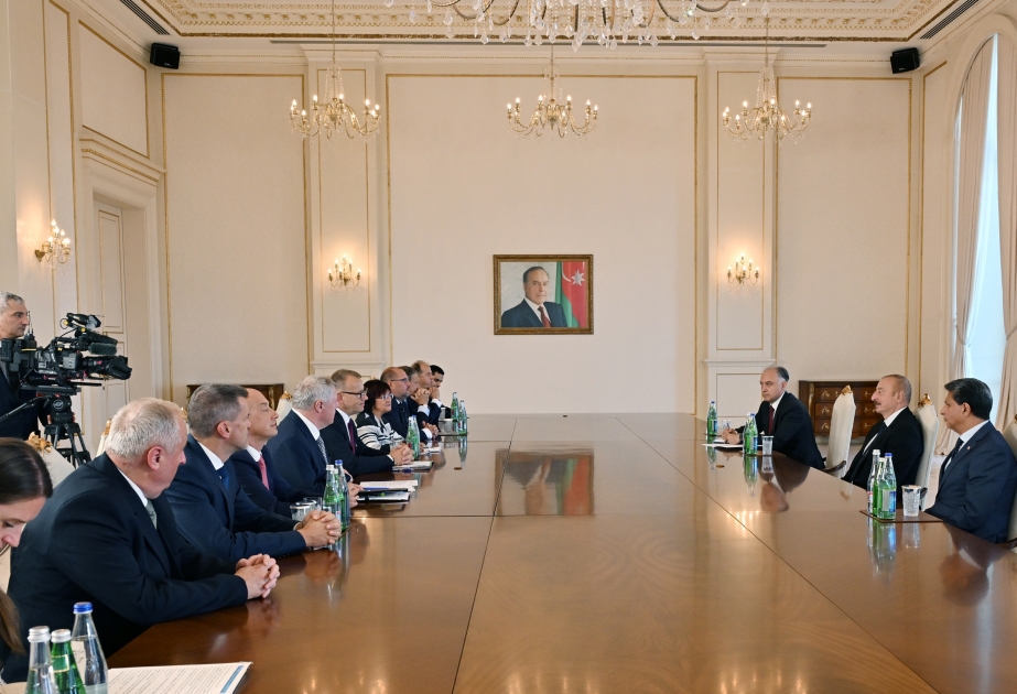 Prezident İlham Əliyev Slovakiya parlamenti sədrinin rəhbərlik etdiyi nümayəndə heyətini qəbul edib VİDEO