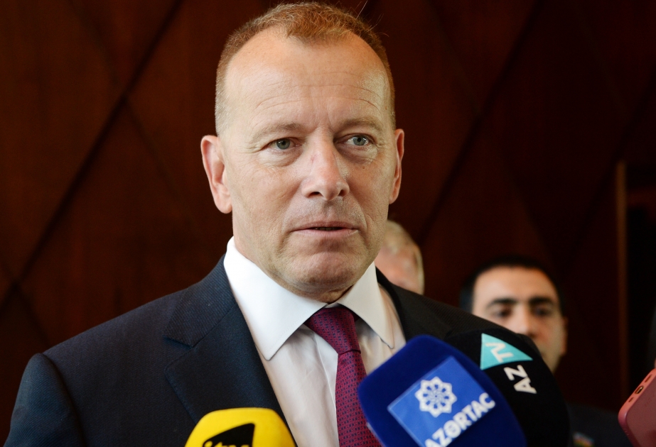 Boris Kollár: “Tenemos la intención de mejorar las relaciones económicas entre Eslovaquia y Azerbaiyán”