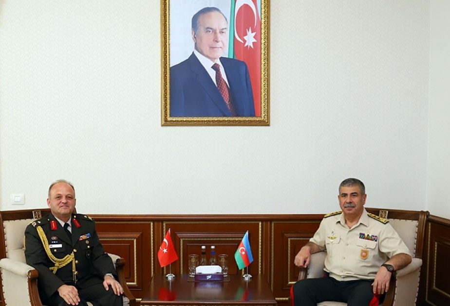 Azərbaycan ilə Türkiyə arasında hərbi, hərbi-texniki sahələrdə əməkdaşlıq müzakirə olunub
