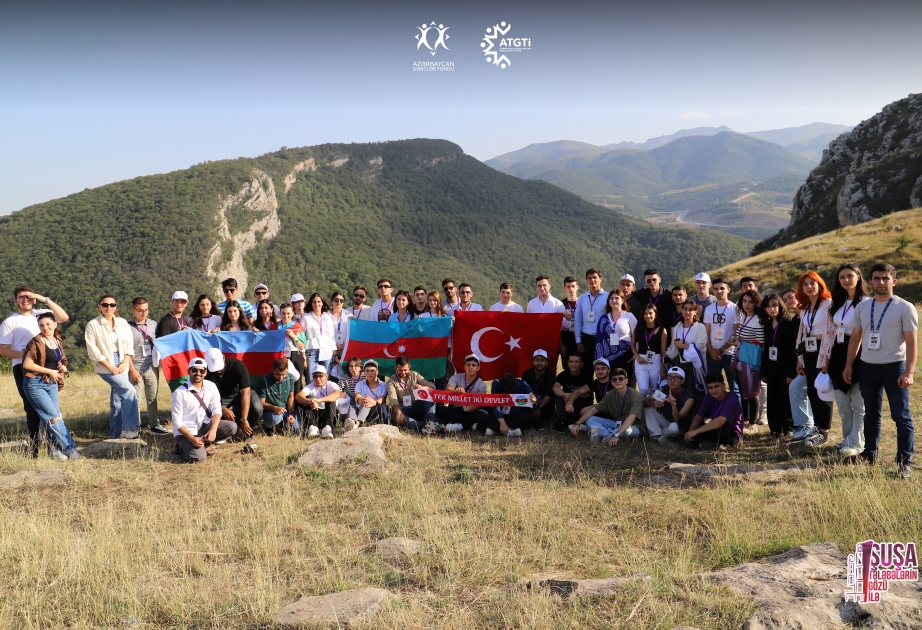 Ölkəmizdə təhsil alan yerli və xarici tələbələrin bir qrupu Şuşaya səfər edib