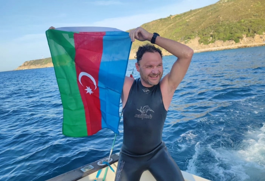 Həmyerlimiz Cəbəllütariq boğazını üzərək keçib