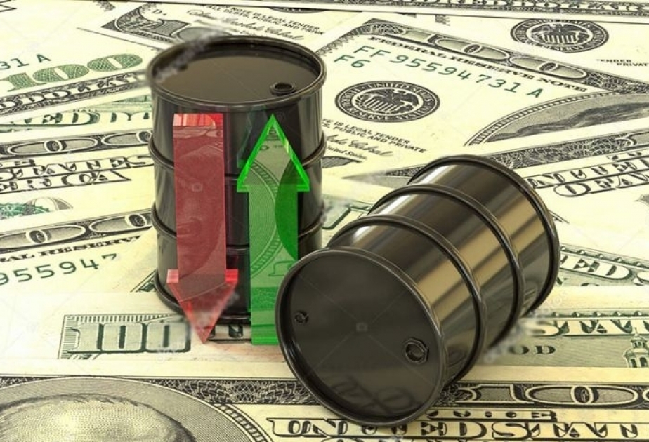 Oil prices spike as Saudi Arabia, Russia extend 1.3 million barrel a day oil cut through December