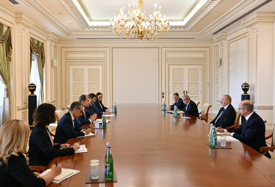 伊利哈姆·阿利耶夫总统接见欧洲复兴开发银行代表团