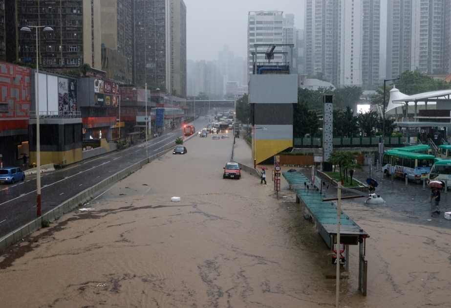Rekordniederschläge in Hongkong: “Schwarze Warnung“ für weitere starke Regenfälle VIDEO