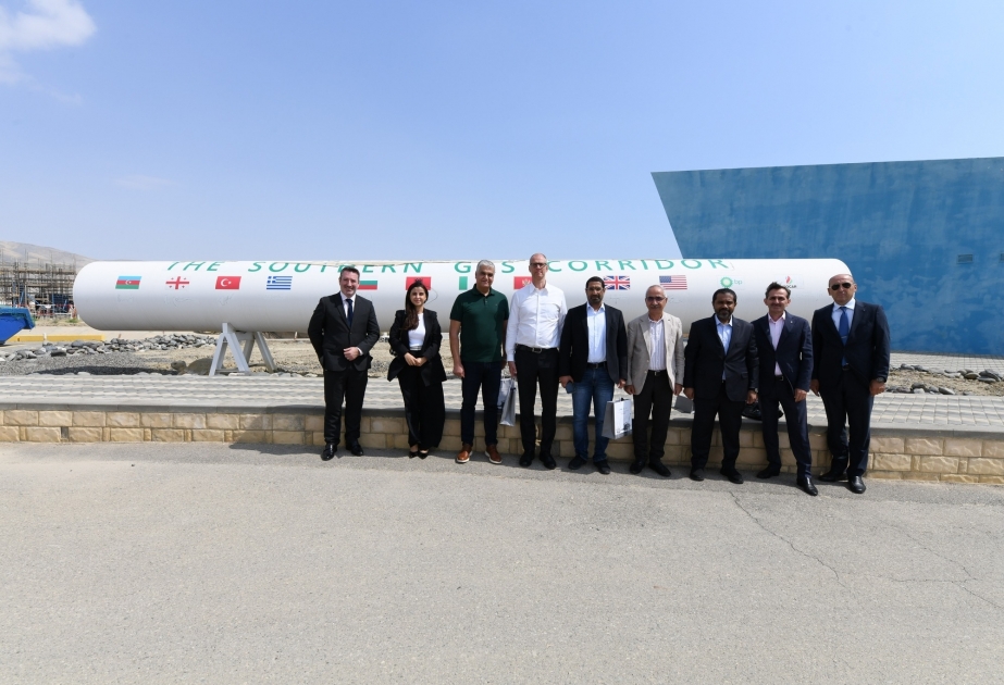 Representantes de "Abu Dhabi National Oil Company" visitan la terminal de Sangachal