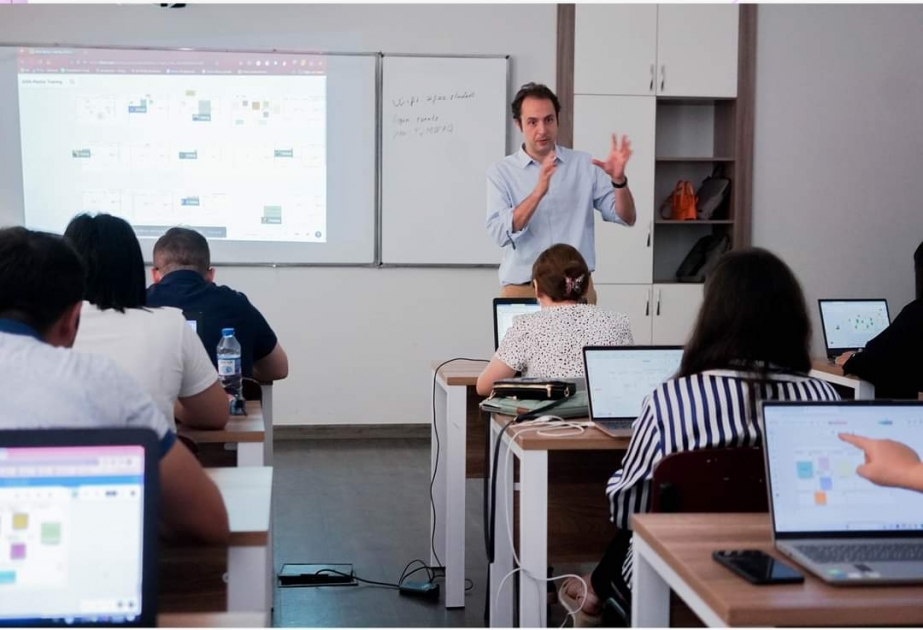 “Viveka Mentorship Program” və “Viveka Company Creation Program”ın oflayn sessiyaları uğurla tamamlanıb