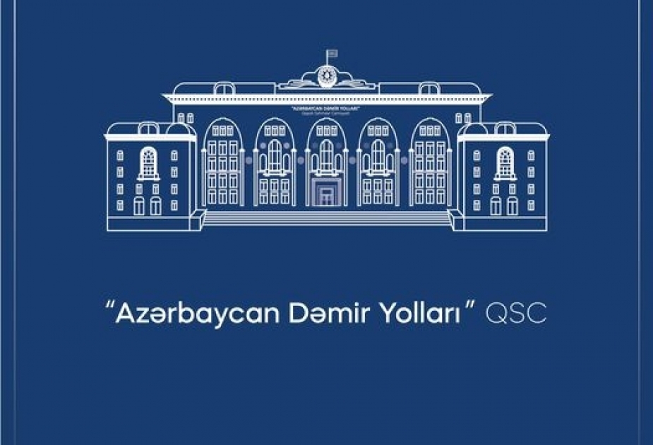 Yük qatarı dəmir yolunu keçmək istəyən traktoru vurub