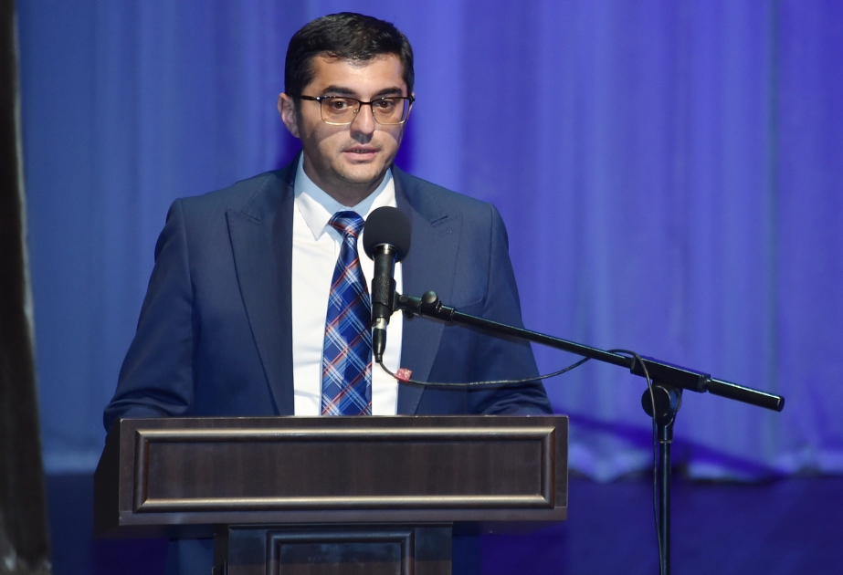 Rüfət Əzizov ibtidai siniflərdə aparılan təhsil islahatlarından danışıb