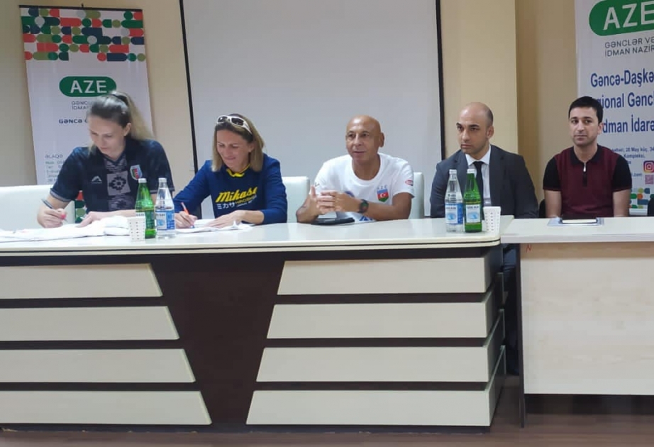 Gəncədə gənc voleybolçularla görüş keçirilib