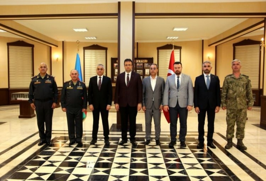 Səlahiyyətli nümayəndə təmas xəttindəki vəziyyətlə maraqlanıb