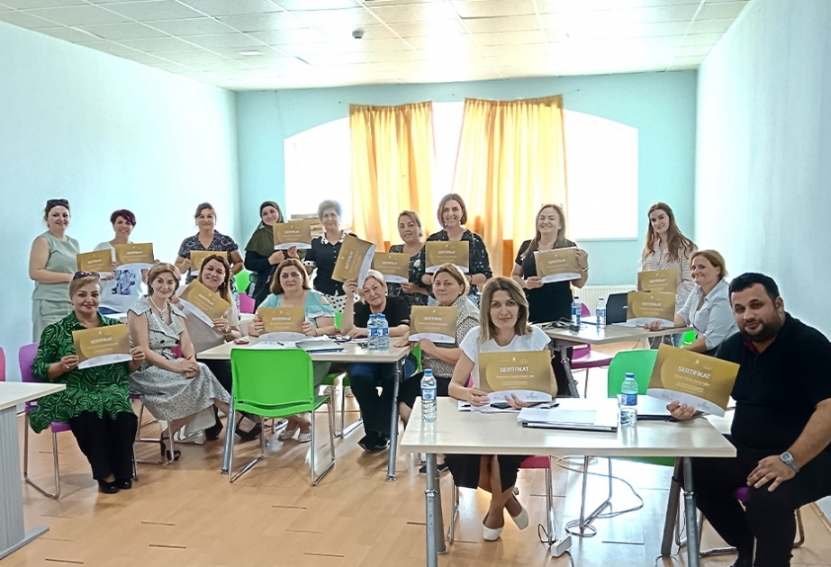 Qiymətləndirmə düşərgəsinin iştirakçıları sertifikatlarla təltif olunublar