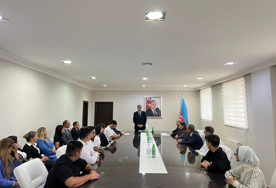 Qaradağ rayonunda qəbul imtahanlarında yüksək nəticə göstərən məzunlar mükafatlandırılıb