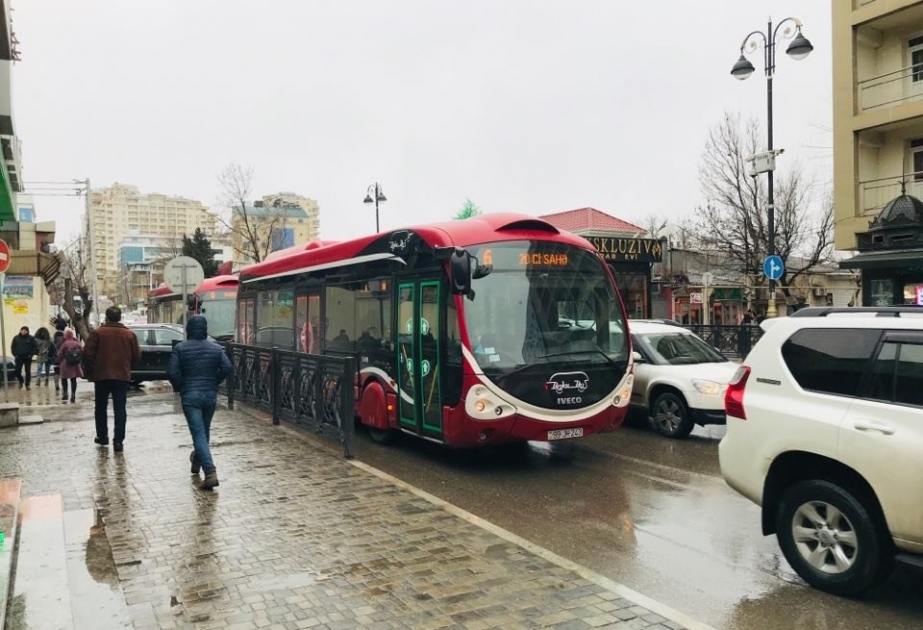 Paytaxtda avtobusların hərəkət intervalında gecikmələr yaranıb
