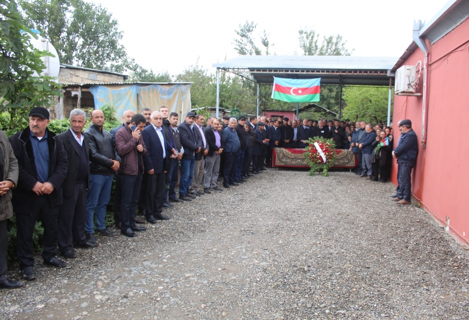 Otuz il əvvəl itkin düşən Şəmsəddin Allahverdiyevin Edillidə aşkarlanan nəşinin qalıqları Füzulidə torpağa tapşırılıb  FOTO VİDEO