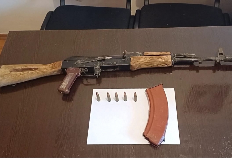 Ağcabədidə əməliyyat: Saxlanılan şəxsdən “AK-74” markalı avtomat götürülüb
