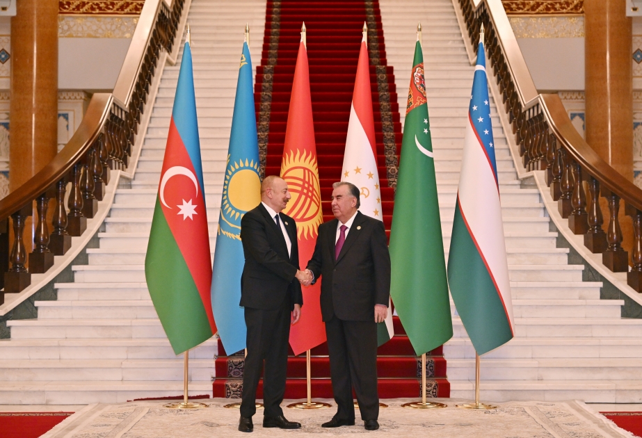 В Душанбе состоялась 5-я Консультативная встреча глав государств Центральной Азии Во встрече в качестве почетного гостя принял участие Президент Азербайджана Ильхам Алиев  ОБНОВЛЕНО-2 ВИДЕО
