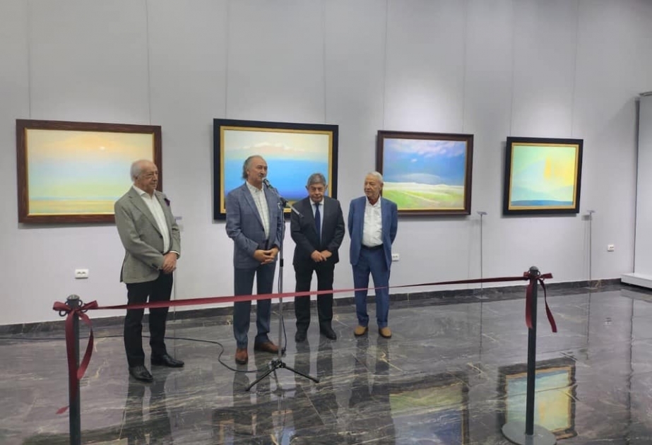 Əməkdar incəsənət xadimi Çingiz Fərzəliyevin Özbəkistanda fərdi rəsm sərgisi açılıb