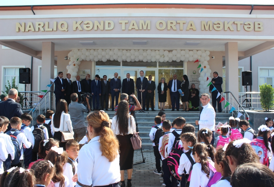 Sabirabadın Narlıq kənd tam orta məktəbinin binası Bilik Günündə qapılarını şagirdlərin üzünə açdı  FOTO