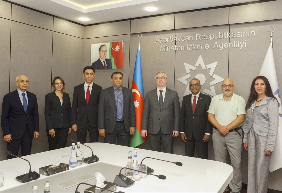 الوفد الكندي يطلع على مشكلة الألغام في المناطق المحررة