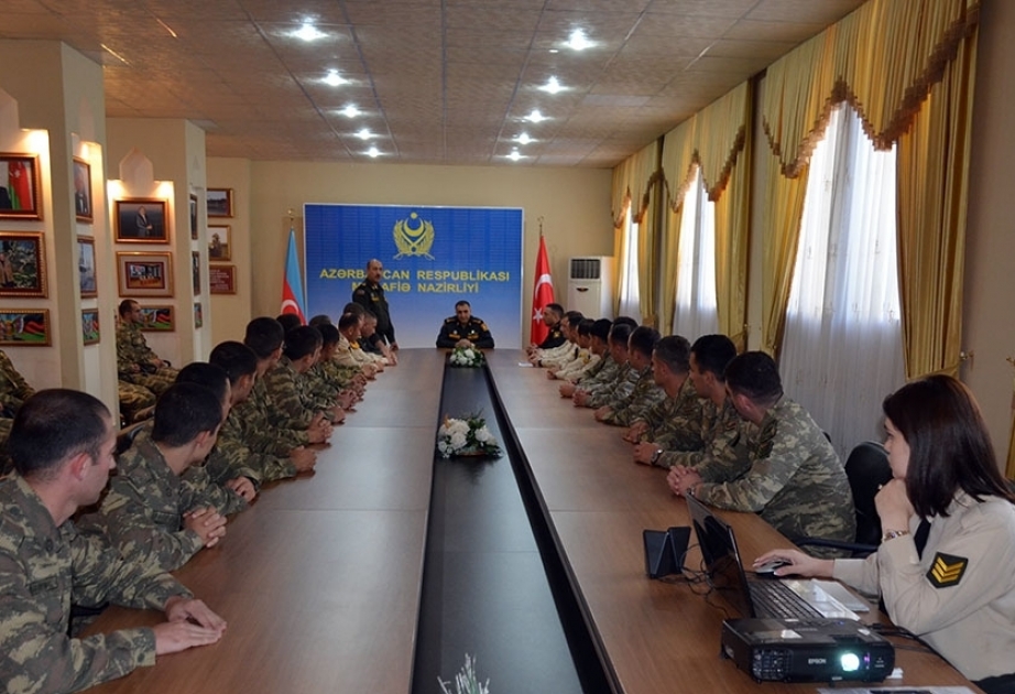 Azerbaijan Army’s training and educational center hosts round table on 105th anniversary of Baku’s liberation